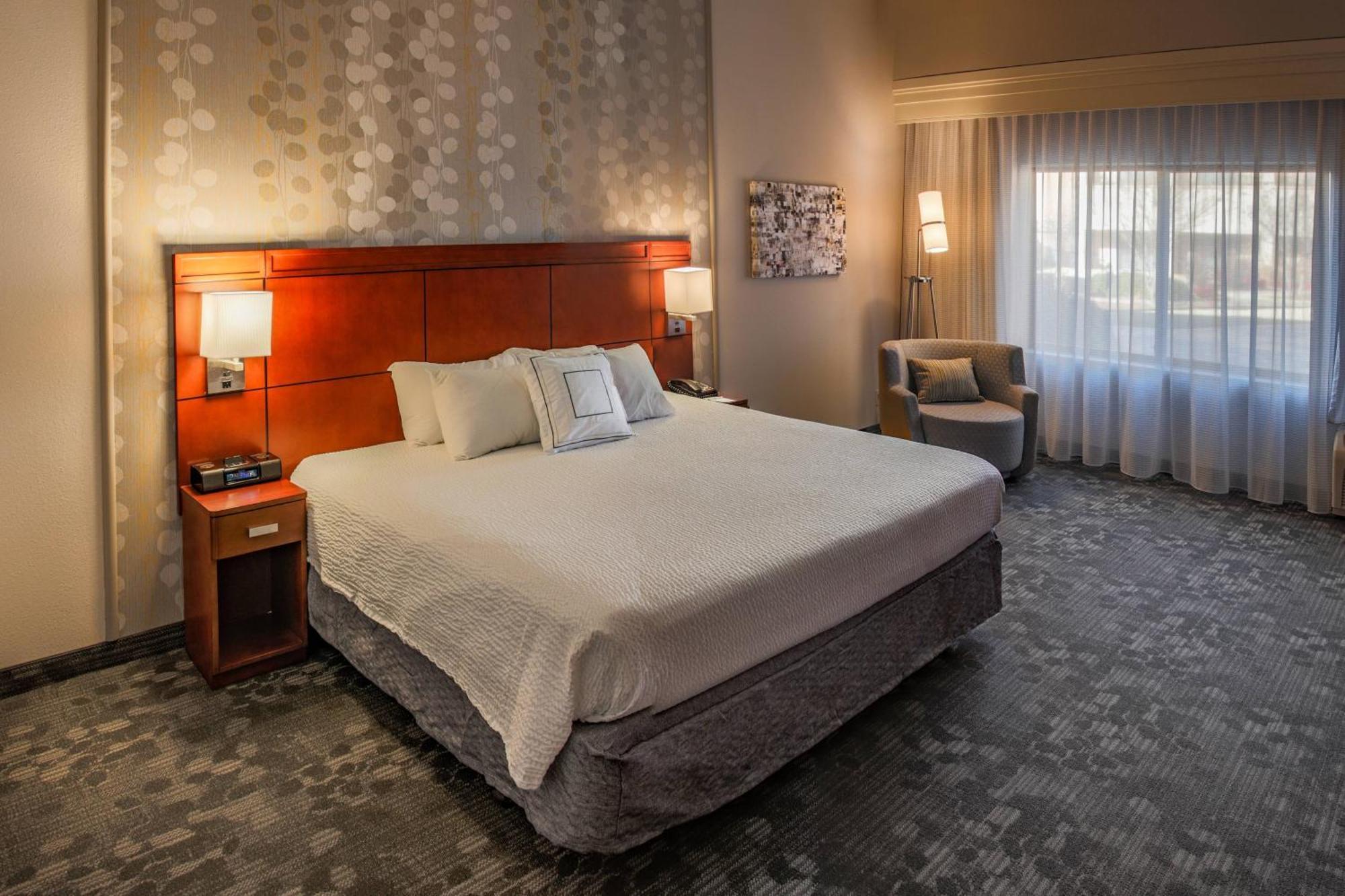 Courtyard By Marriott Hotel 3*