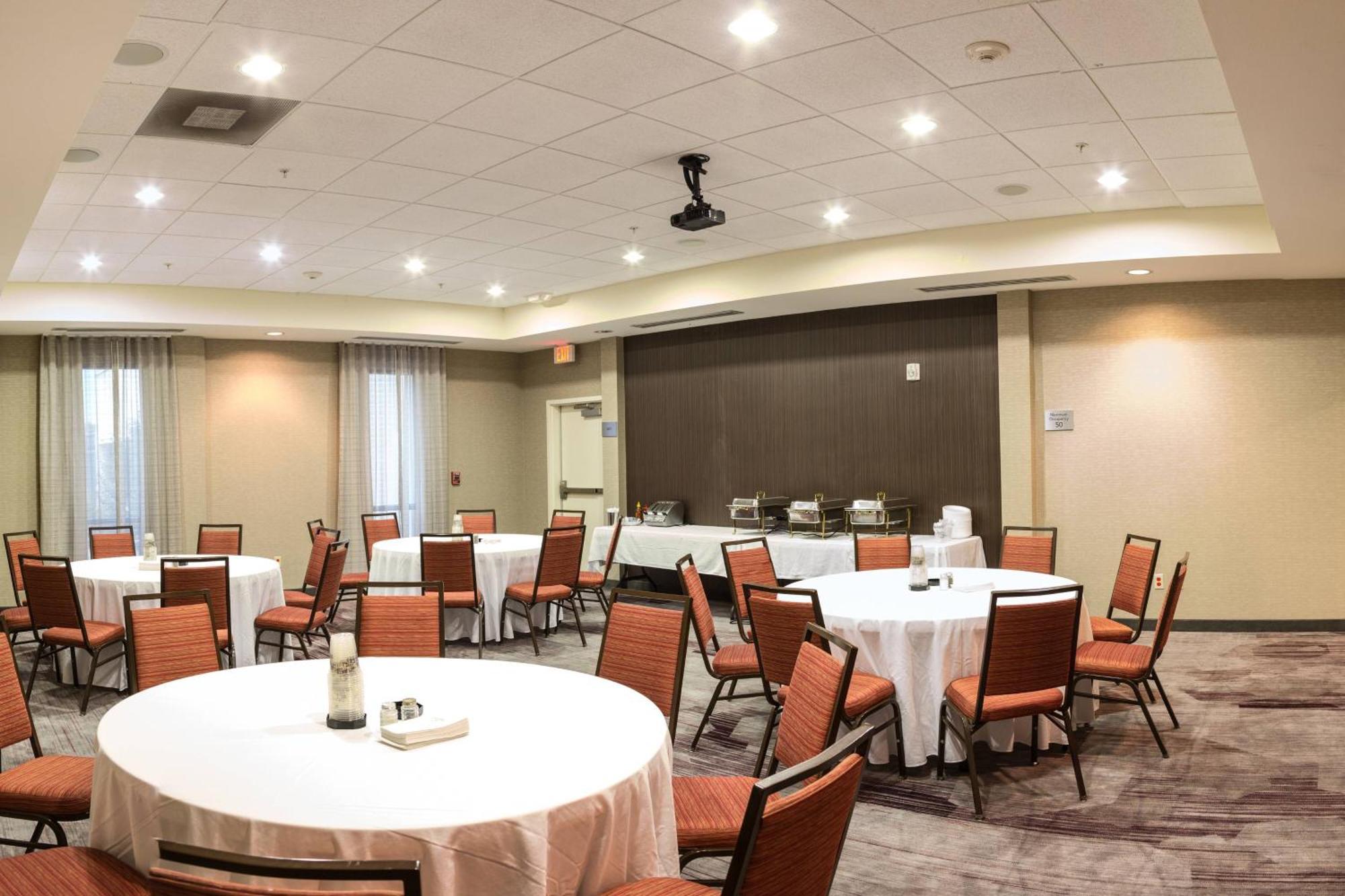 Courtyard By Marriott 3*