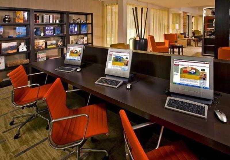 Courtyard By Marriott 3*