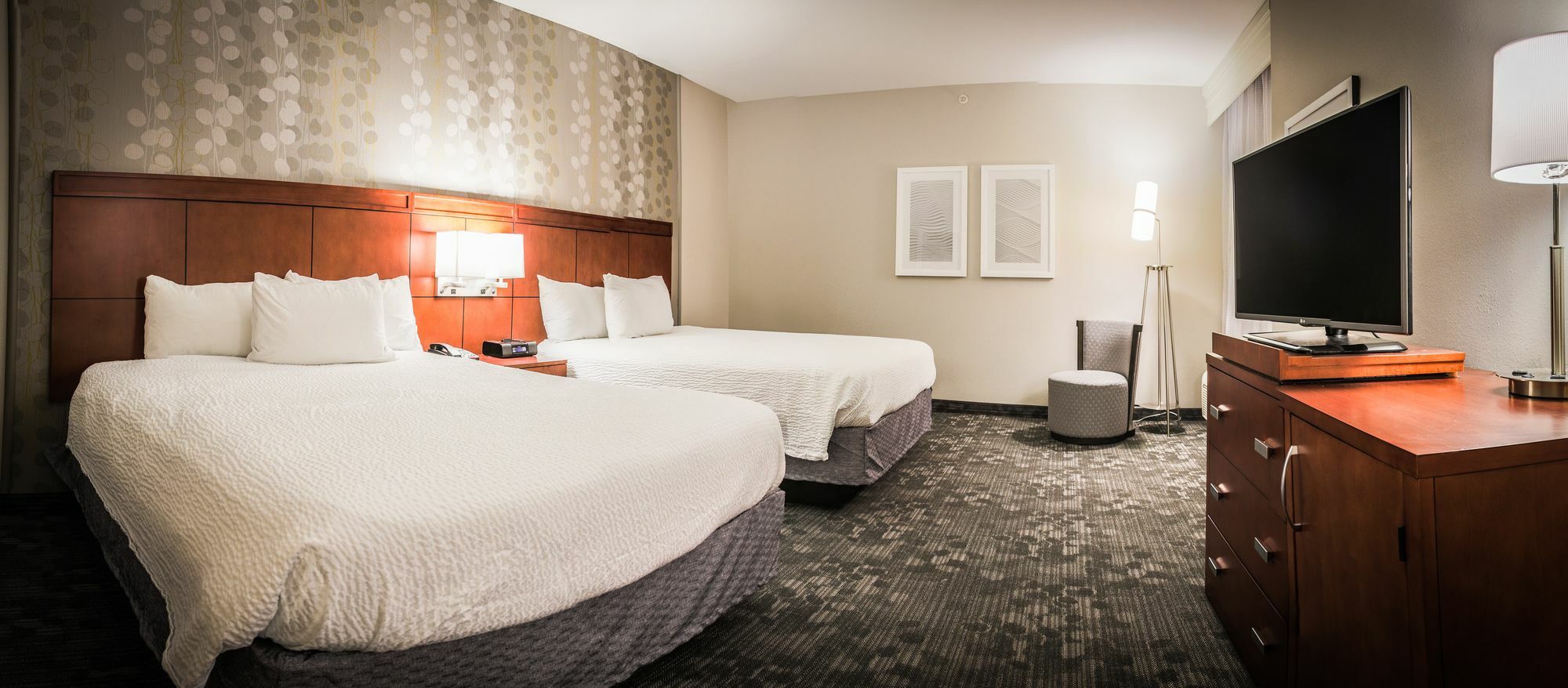 Courtyard By Marriott Hotel