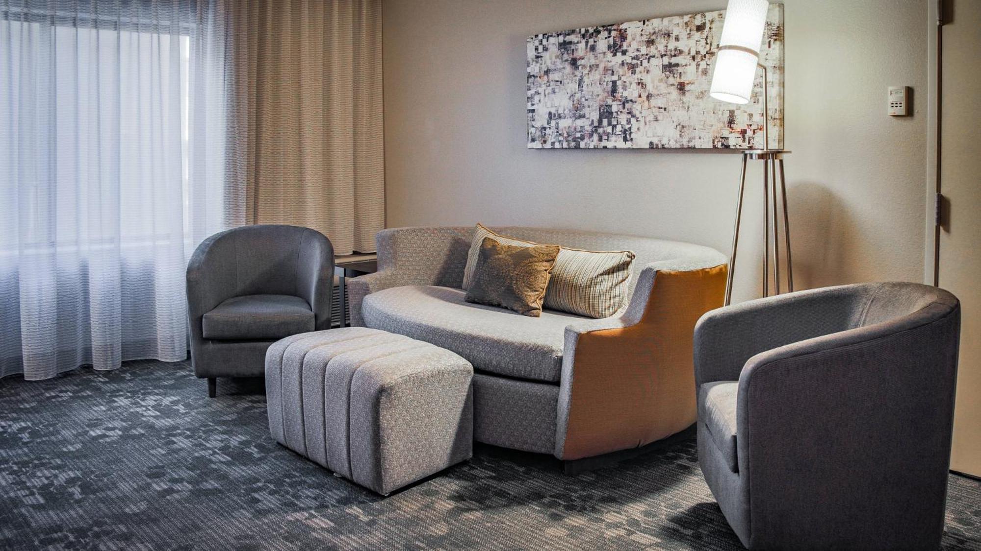 Hotel Courtyard By Marriott